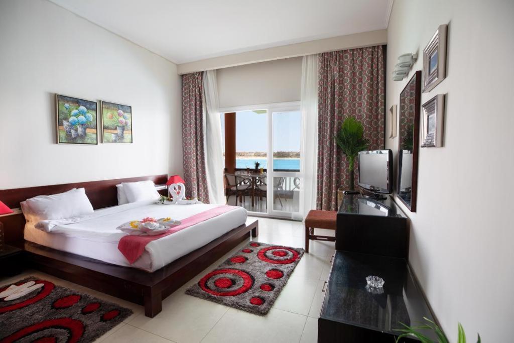 Golden Ocean Marina Hotel El Alamein Buitenkant foto