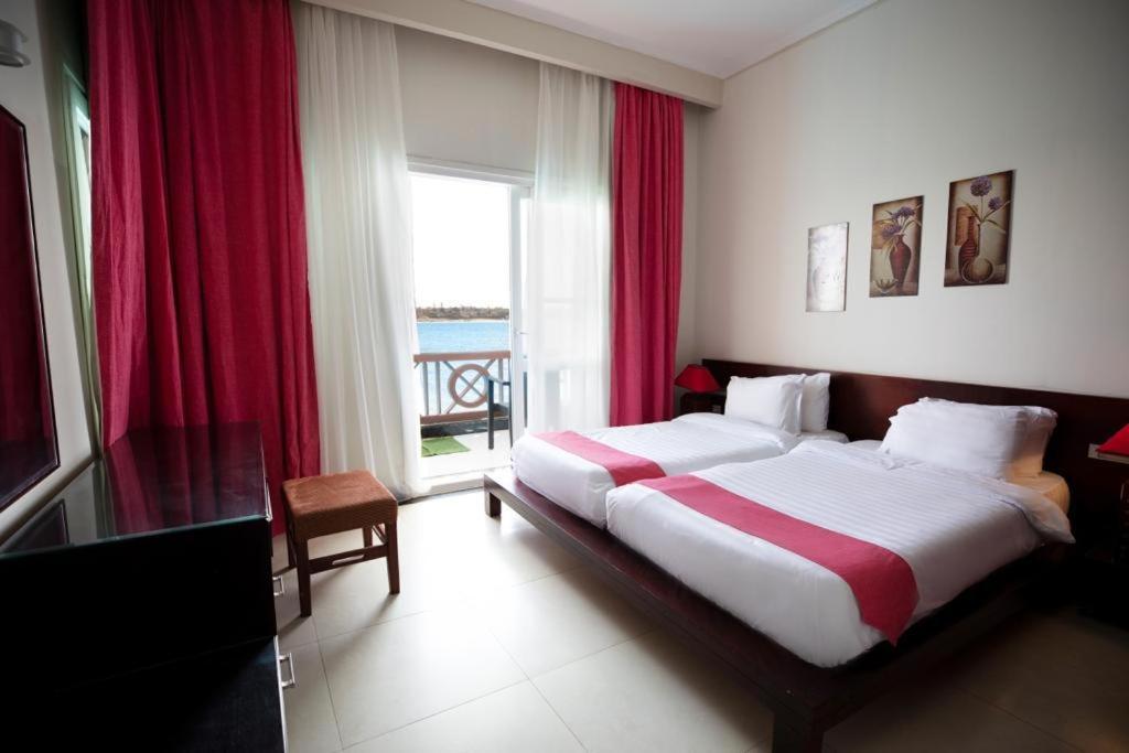 Golden Ocean Marina Hotel El Alamein Buitenkant foto